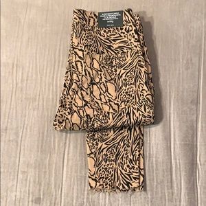 Super skinny ankle, high waste leopard jeans.